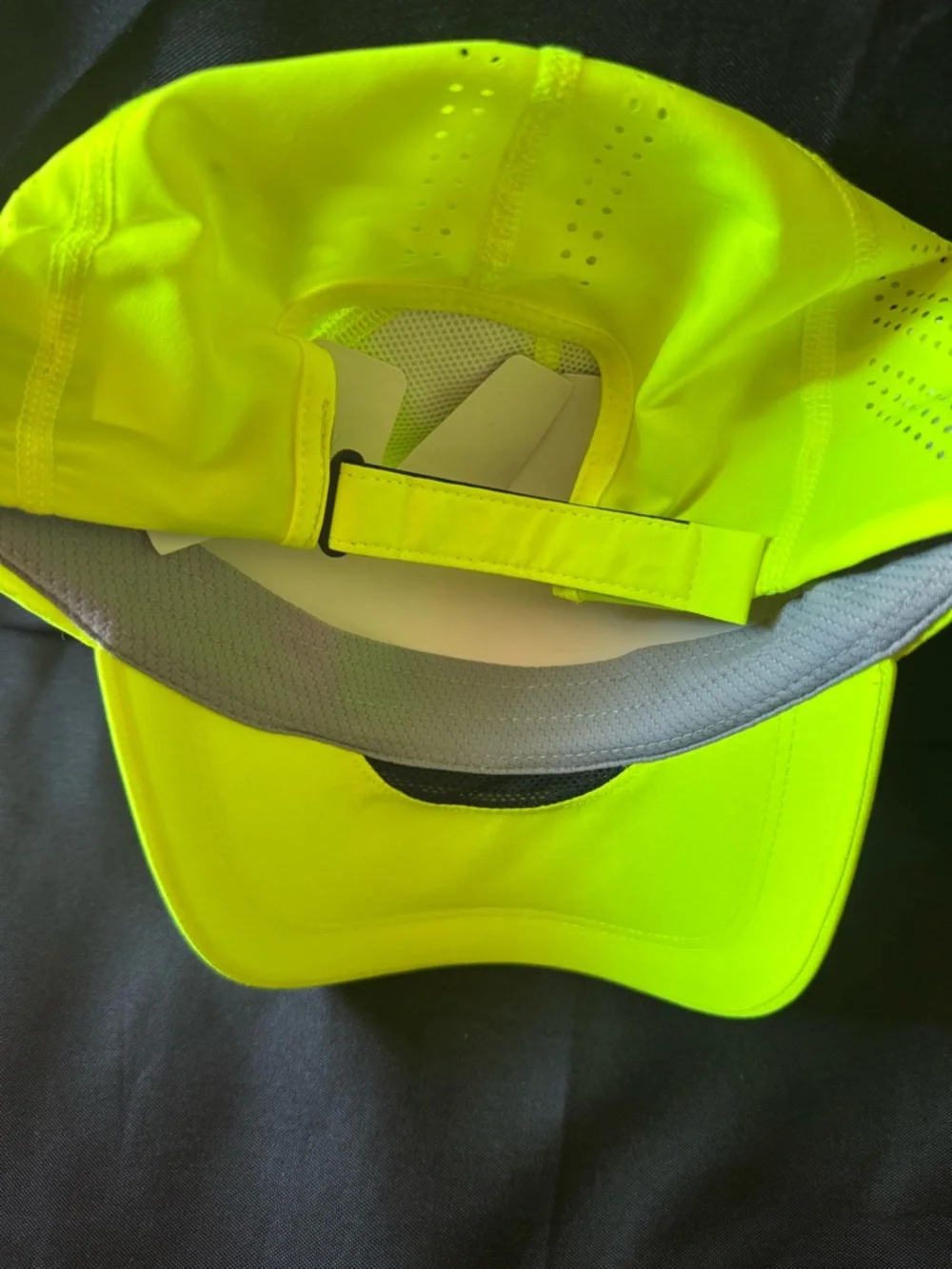 New Under Armour Neon Yellow Performance Cap Adjustable - Picture 4 of 5